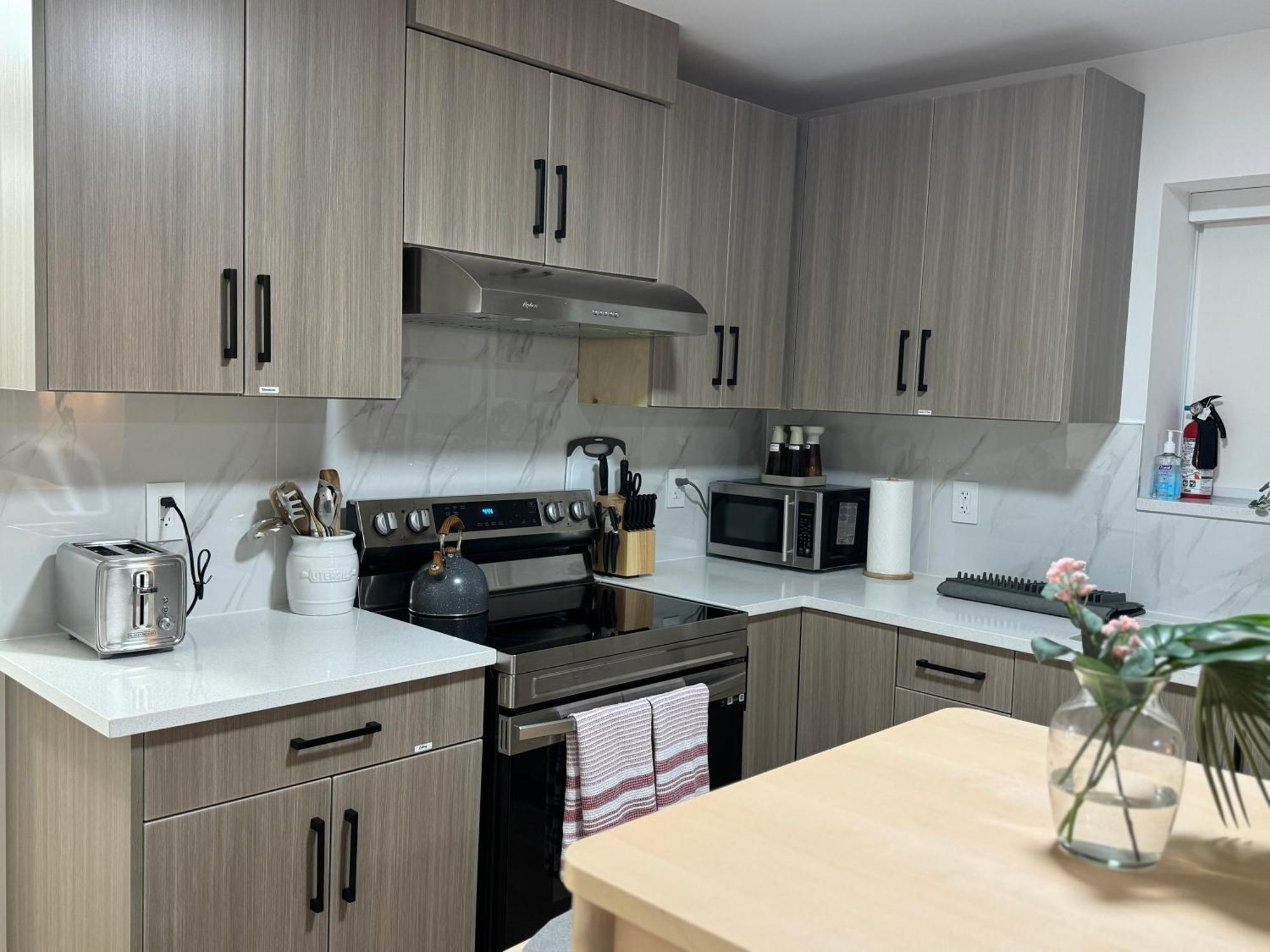 The Sunset Haven- Cozy 2Br Basement Suite Near White Rock 素里 外观 照片