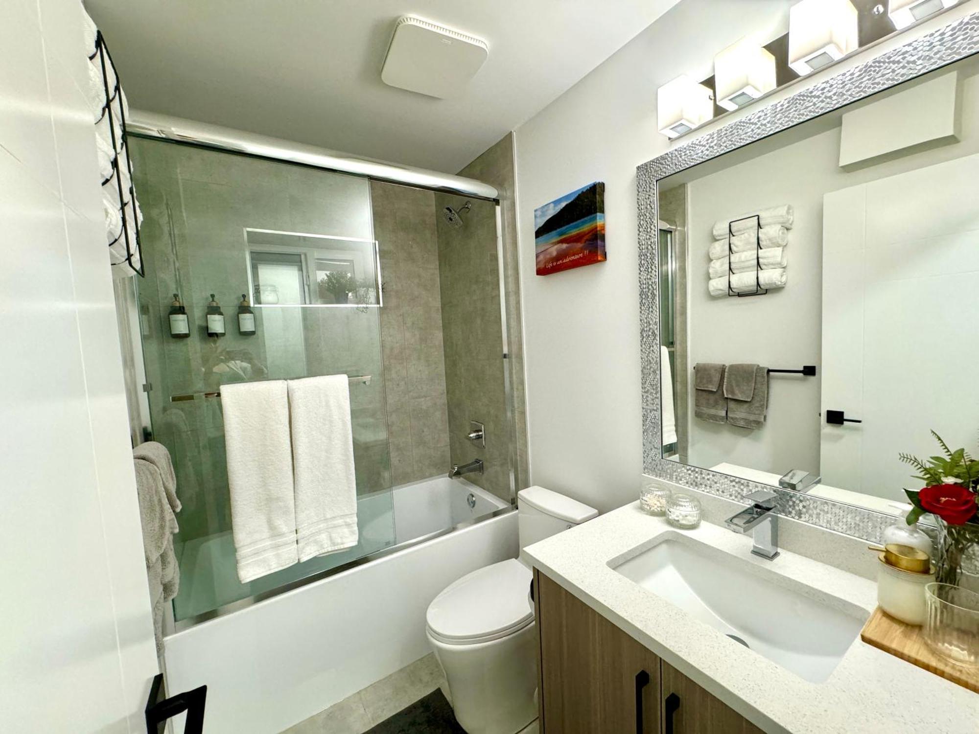 The Sunset Haven- Cozy 2Br Basement Suite Near White Rock 素里 外观 照片